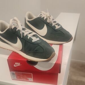 Nike Womens Dark Green and White Sneakers